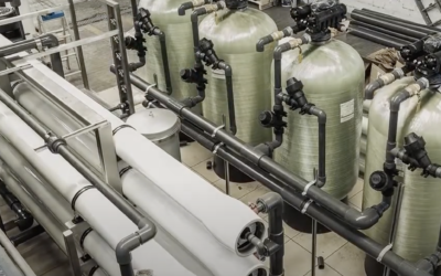 ¿Cómo es la desalinización de agua por ósmosis inversa?